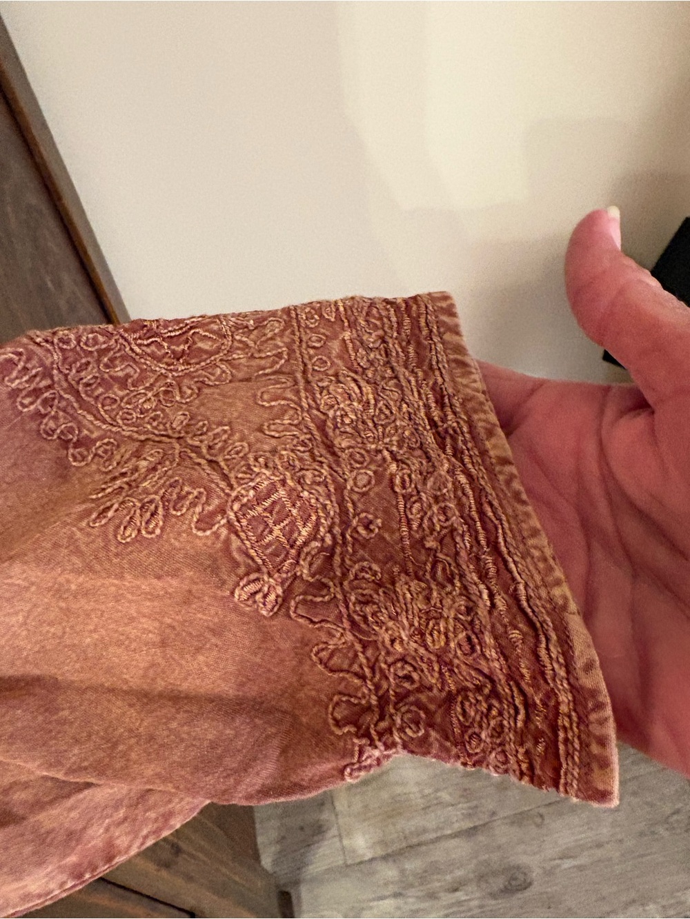 Solitaire Dusty Rose Embroidered Peasant Tunic - Picture 4 of 6